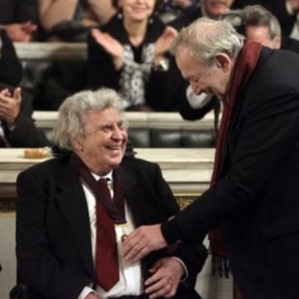 epitimo-melos-tis-akadimias-athinon-o-mikis-theodorakis